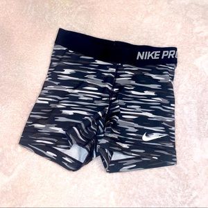 High Waisted Nike Pros (S)